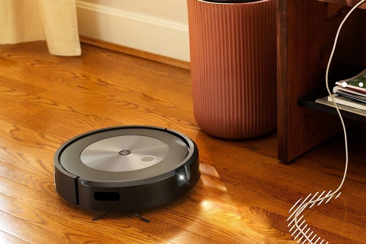 iRobot® Roomba® J7 Robot Vacuum Cleaner - Best iRobot Singapore